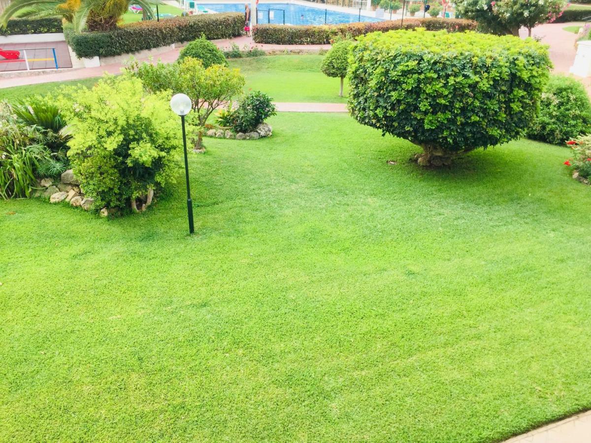 Carihuela Palace Beach Apartment Torremolinos Bagian luar foto