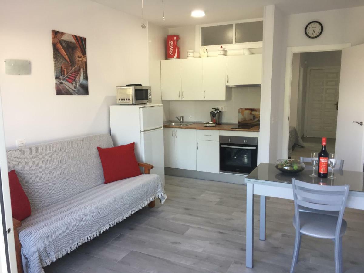 Carihuela Palace Beach Apartment Torremolinos Bagian luar foto